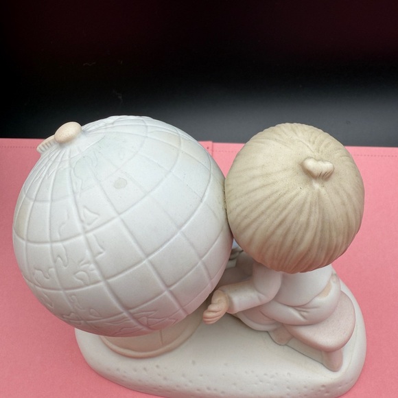 Precious Moments Jesus is the Answer Figurine E-1381 Boy & Globe 1978 Mint W/Box - Picture 17 of 17